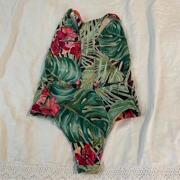 Benoa Swimwear MEDIUM One piece Swimsuit Tropical Floral Flower Palm Beach - Picture 3 of 4
